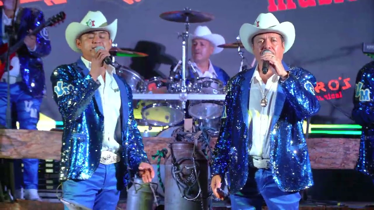 MIS TRES CANCIONES - VAQUEROS MUSICAL EN VIVO