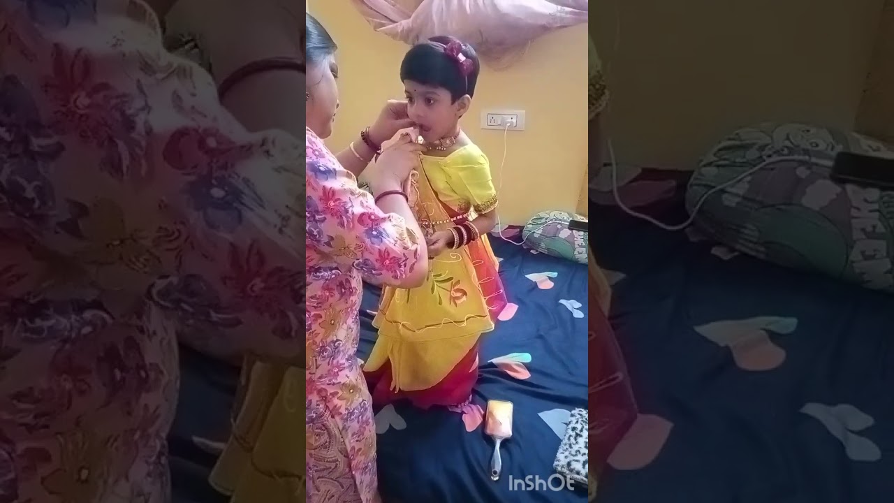 সরস্বতী পুজোর সাজে।