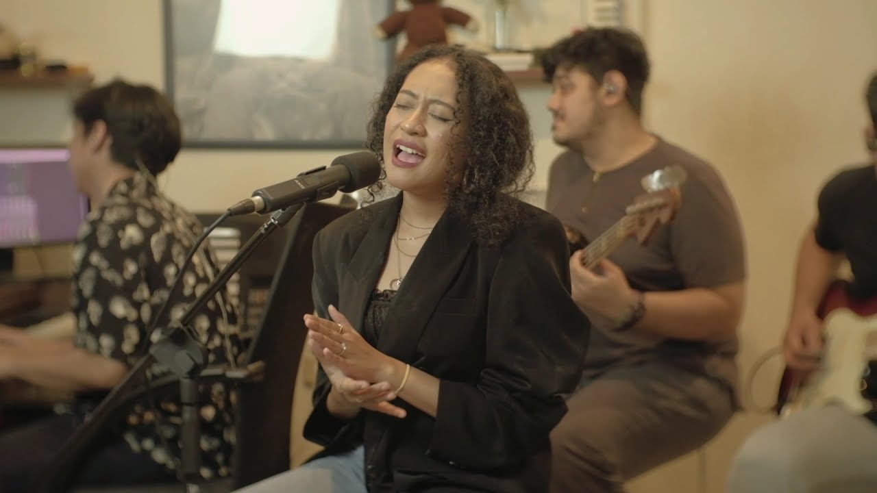 See You On Wednesday |Jacqueline Caroline - Love (Musiq Soulchild Cover) Live Session