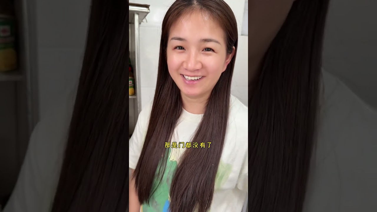 婆婆今天做韭菜盒子，皮薄馅大又好吃。#当下年轻人乡村生活实践 #被农村的生活治愈 #分享下我的乡村生活 #属于农村人的治愈时刻 #怎么能不喜欢乡下生活呢