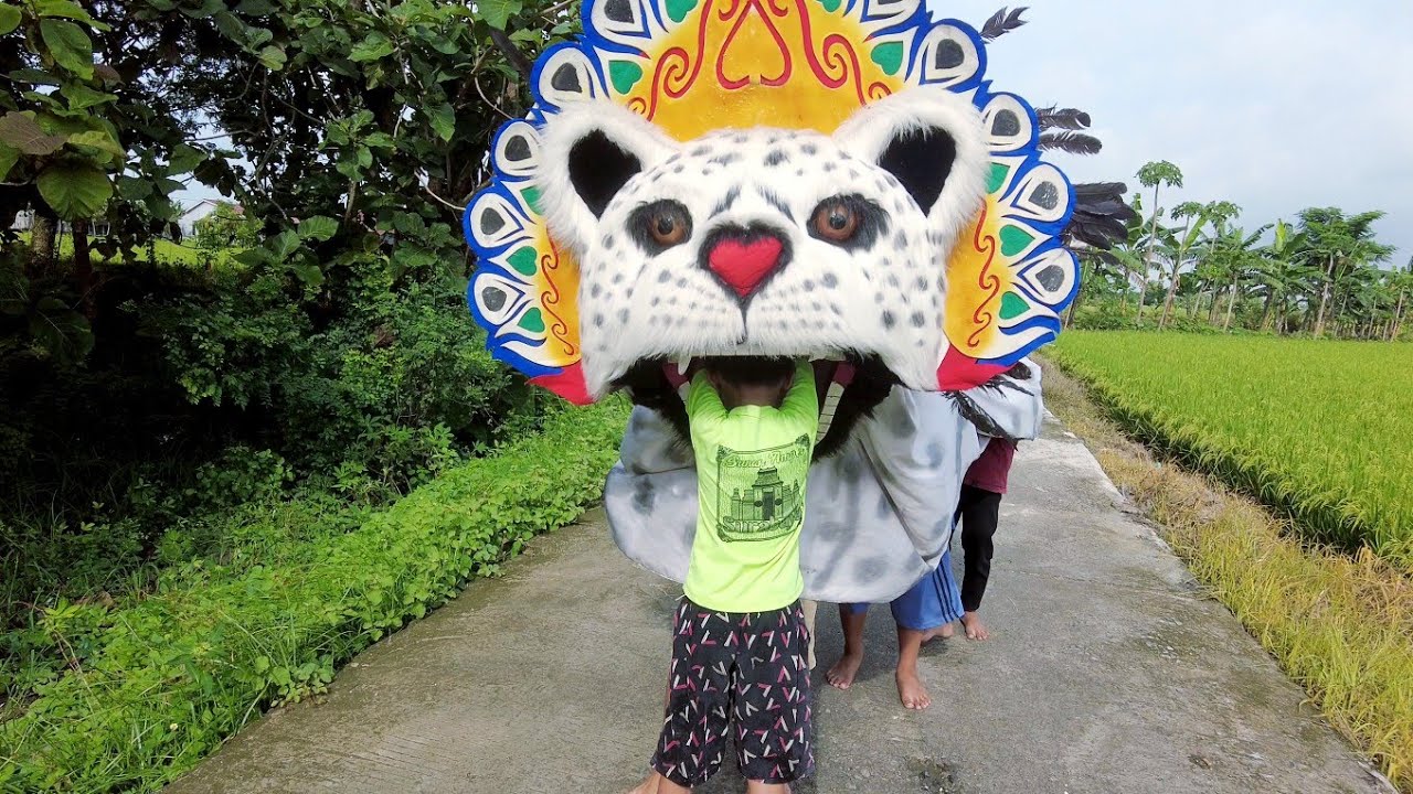 Barongan kenyang makan banyak mangsa