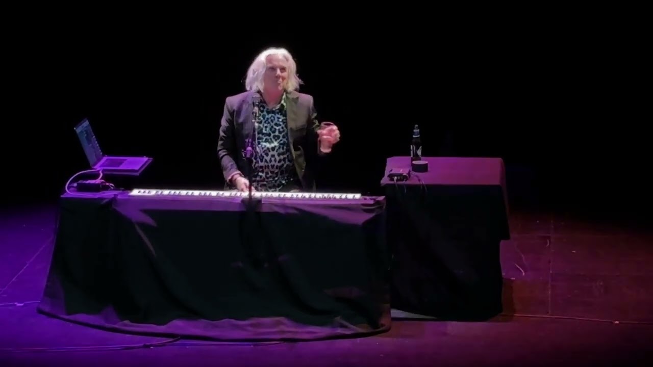 The mighty Steve Hogarth live in Paris 2025 | Medley