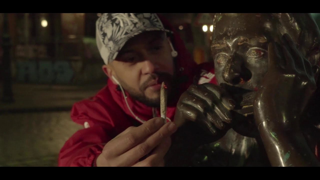 M2O Ft MCH -O V E R D R O U S (clip officiel)