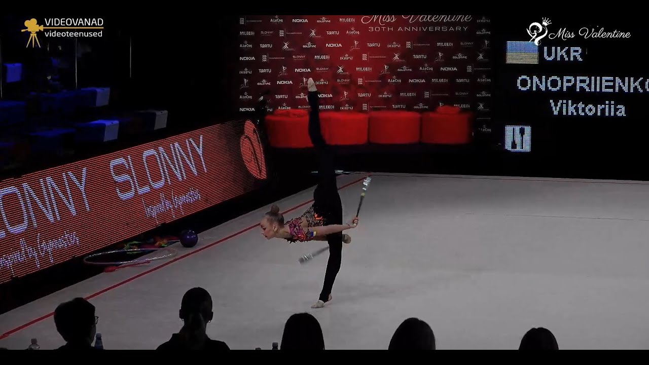 Viktoriia Onopriienko Clubs Qual 33,400 - Grand-Prix 