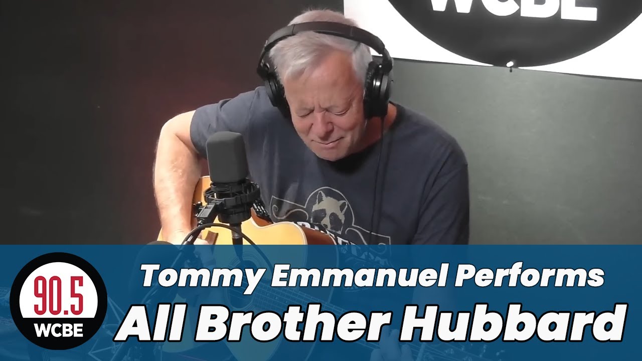 Tommy Emmanuel performs 