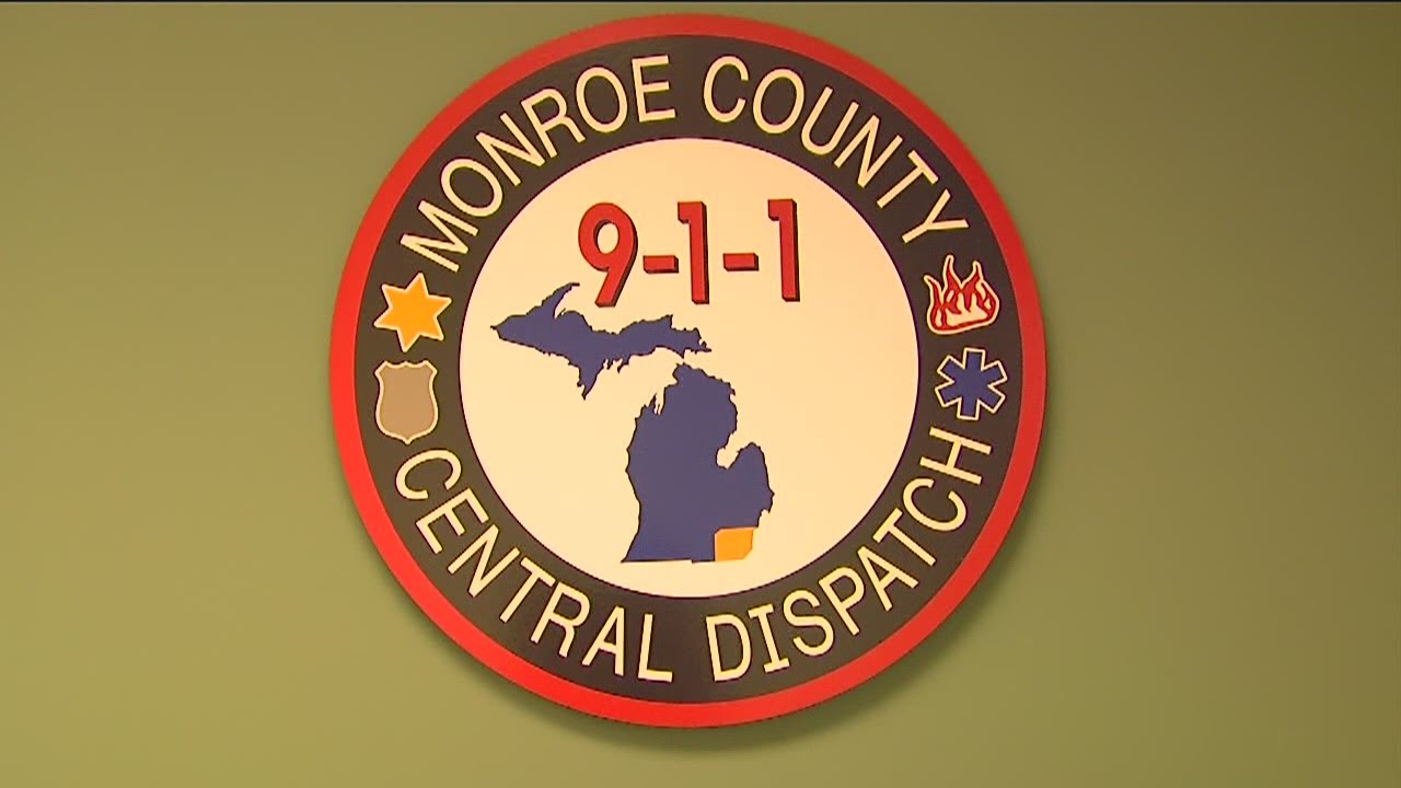 Boy calls 911 after being left in freezing car