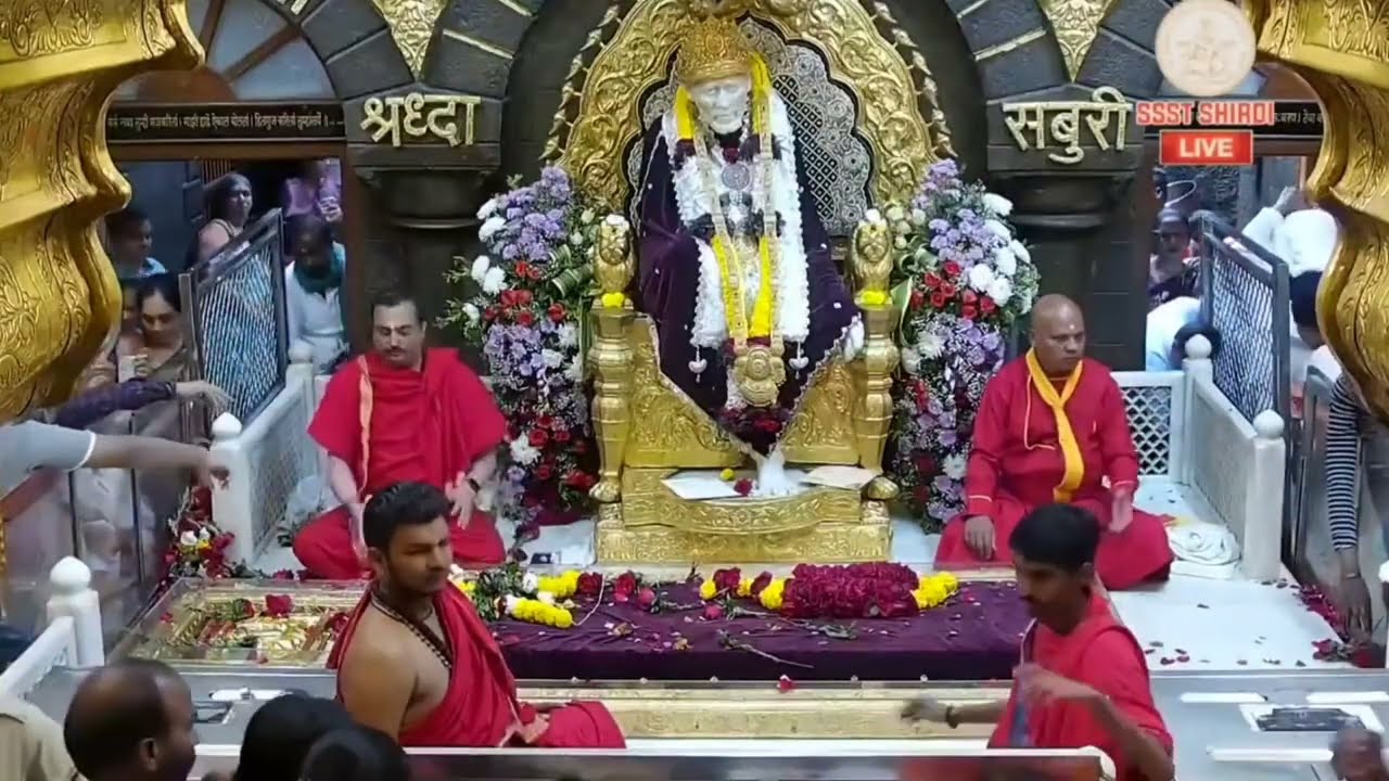 Sai Baba Aarti & Darshan #saibabavideo #viralvideo #saibabasong #saibaba #omsairam #saibhajan #aarti