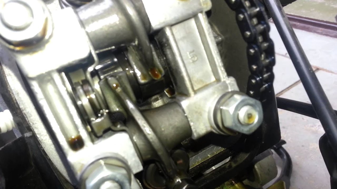 Honda lead SCV100 valve setup adjustment cam chain / rozvodový řetěz ventily nastavení