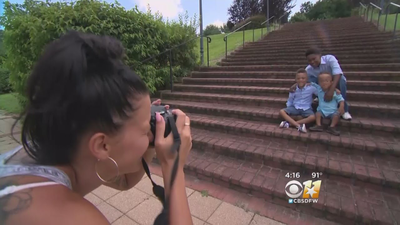 Photographer Gives Free Photo Shoots To Special Needs Families