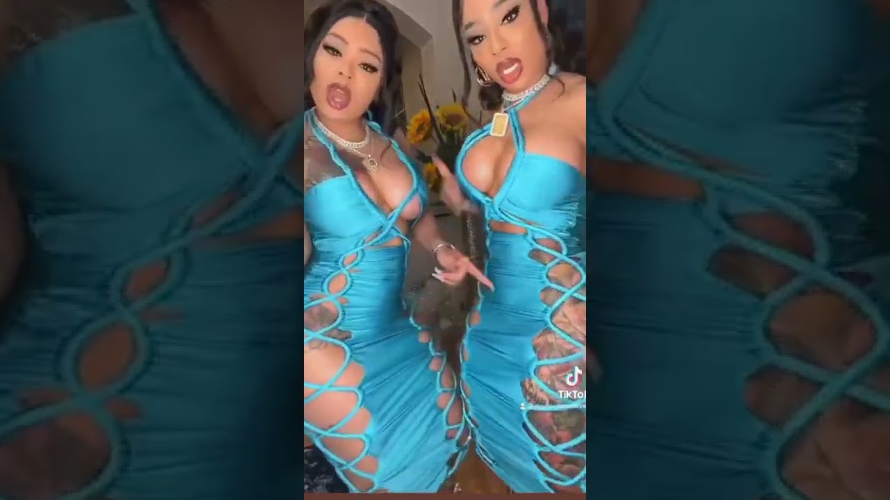 The Double Dose Twins Michelle & Miriam 1st Tik Tok Video 💙💙💙💙🖤🖤🖤🖤