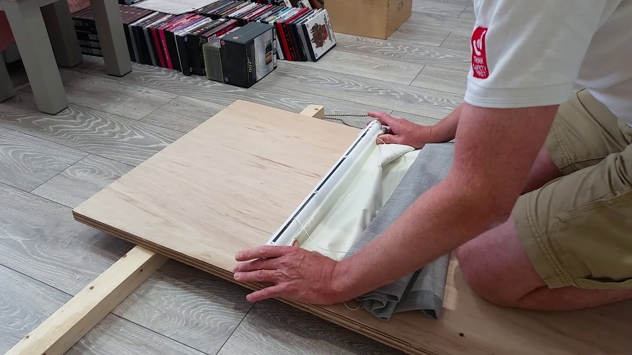 Blinds2Go Bracket fitting and Release Mechanism 03 - Roman Blinds
