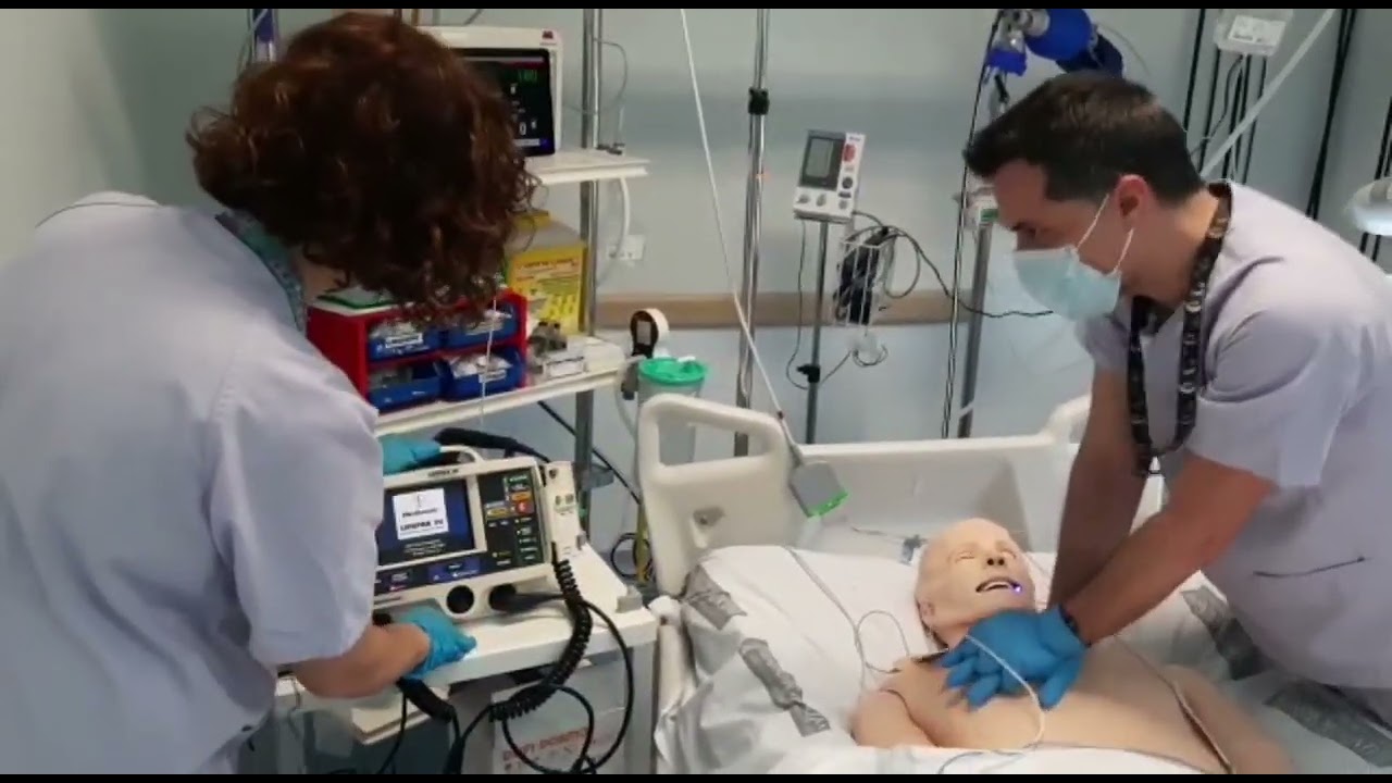 Desfibrilador Lifepak 20 en acción en modo MANUAL