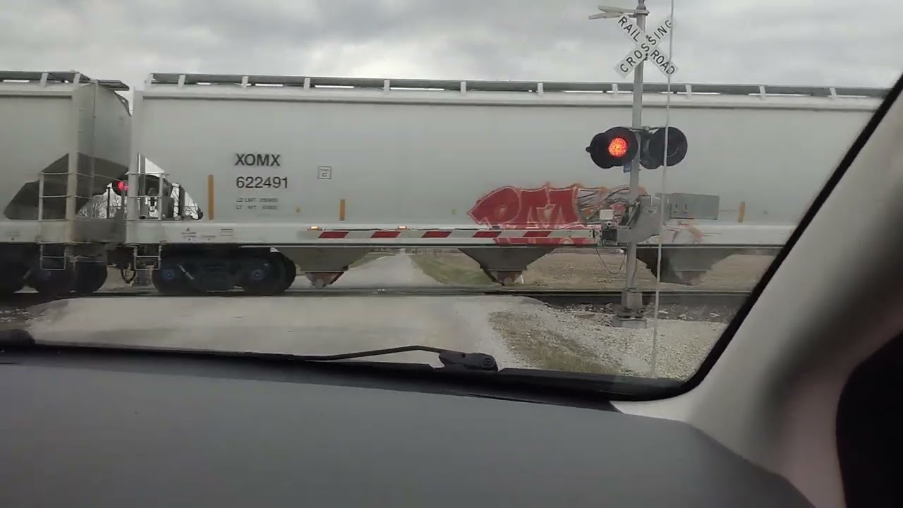 Union Pacific 7025 Freight Train Going Through Rural Saint Elmo Illinois Western Cullen Hayes ebell