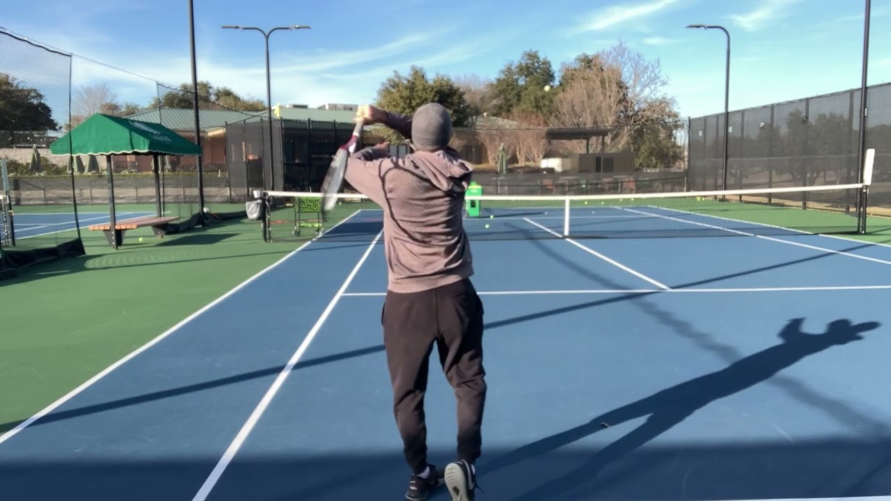 Tennis training alone. Advanced exercises for the forehand.