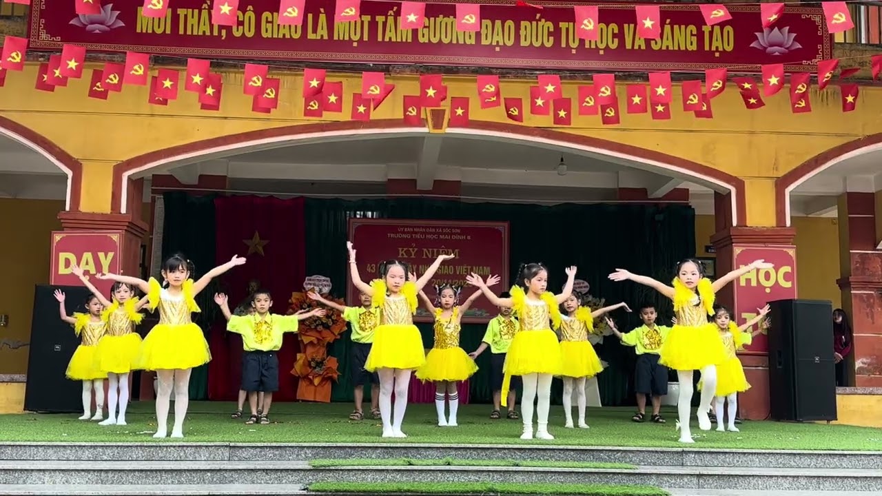 20/11 của Diệu Anh v&agrave; c&aacute;c bạn lớp 1A