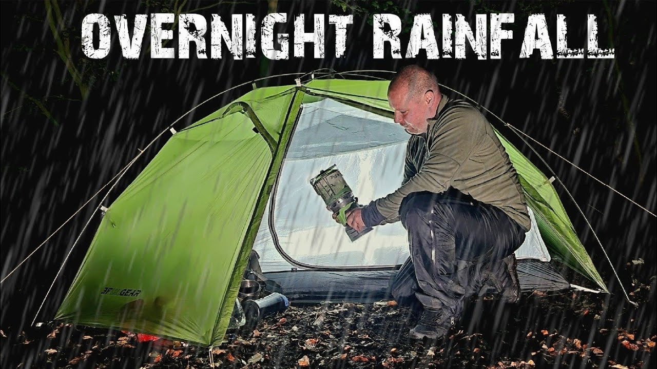 Tent camping in the woods with overnight rainfall / 3ful gear taiji 2 tent.