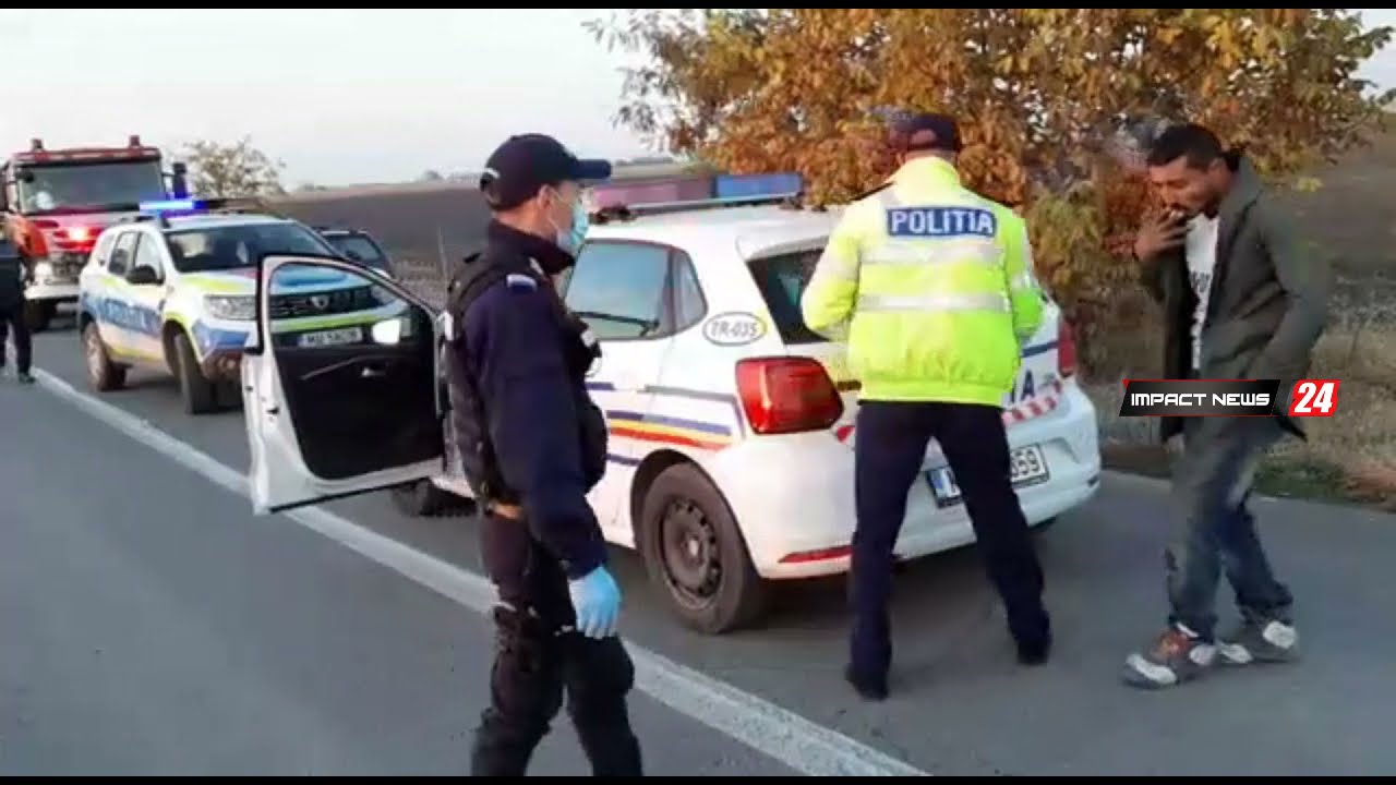 Mort de beat, încătușat de oamenii legii