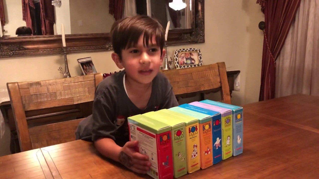 Emin shows you the entire collection of Bob Books (Sets 1 - 5 + Pre Learning and First Stories)
