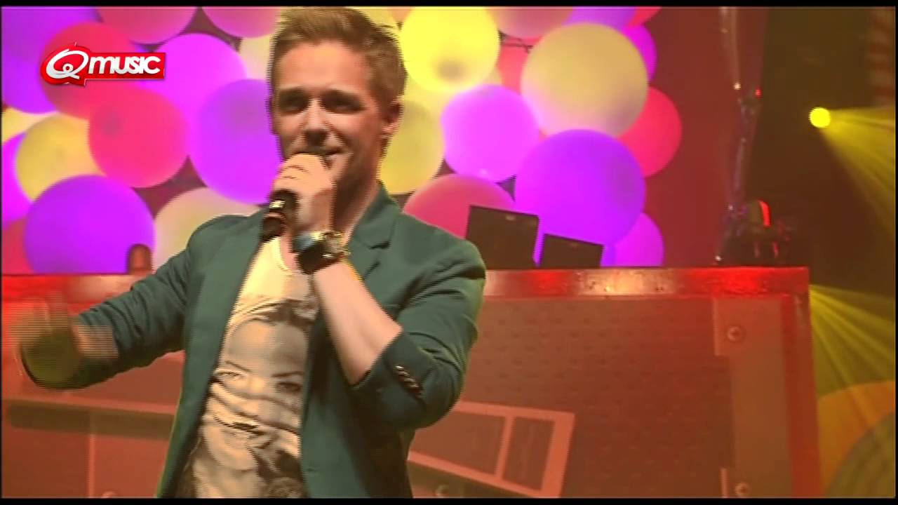 De Foute Party 2012: Christoff - Sweet Caroline / Zeven Zonden