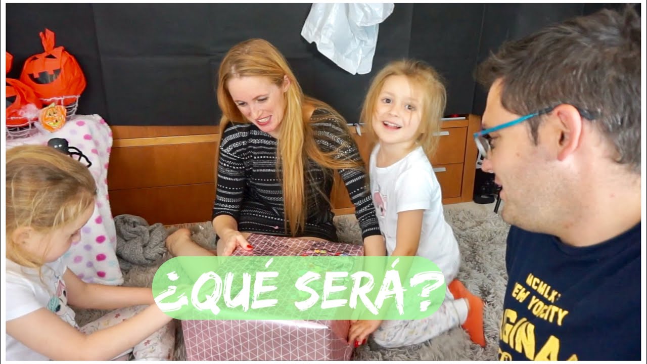LE REGALAMOS A MAMA UN IPHONE 📱 reaccion regalo sopresa | Familia Panda