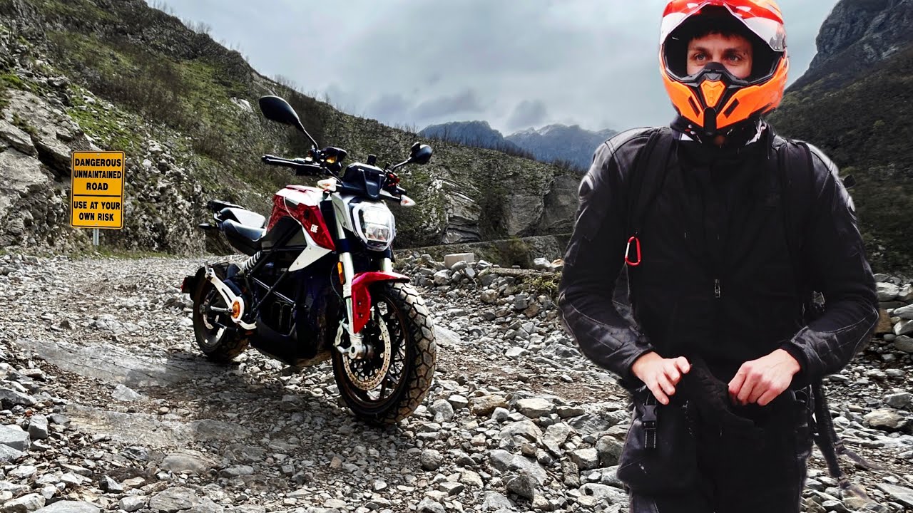 NAJNEBEZPEČNEJŠIA CESTA Albánska na najrýchlejšom ELEKTROMOTORKE! OFF ROAD na ZERO SR/F v zime