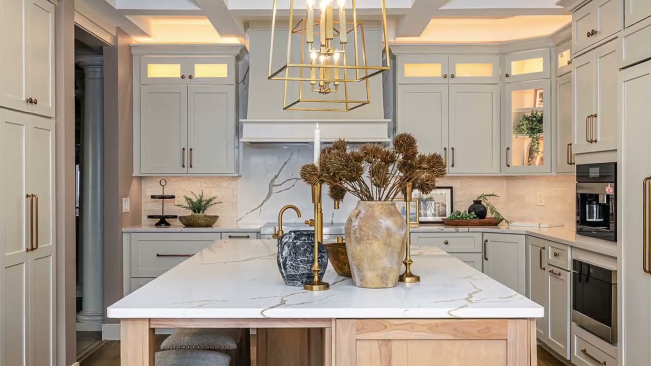 A Thoughtfully Reimagined Kitchen Designed to Wow