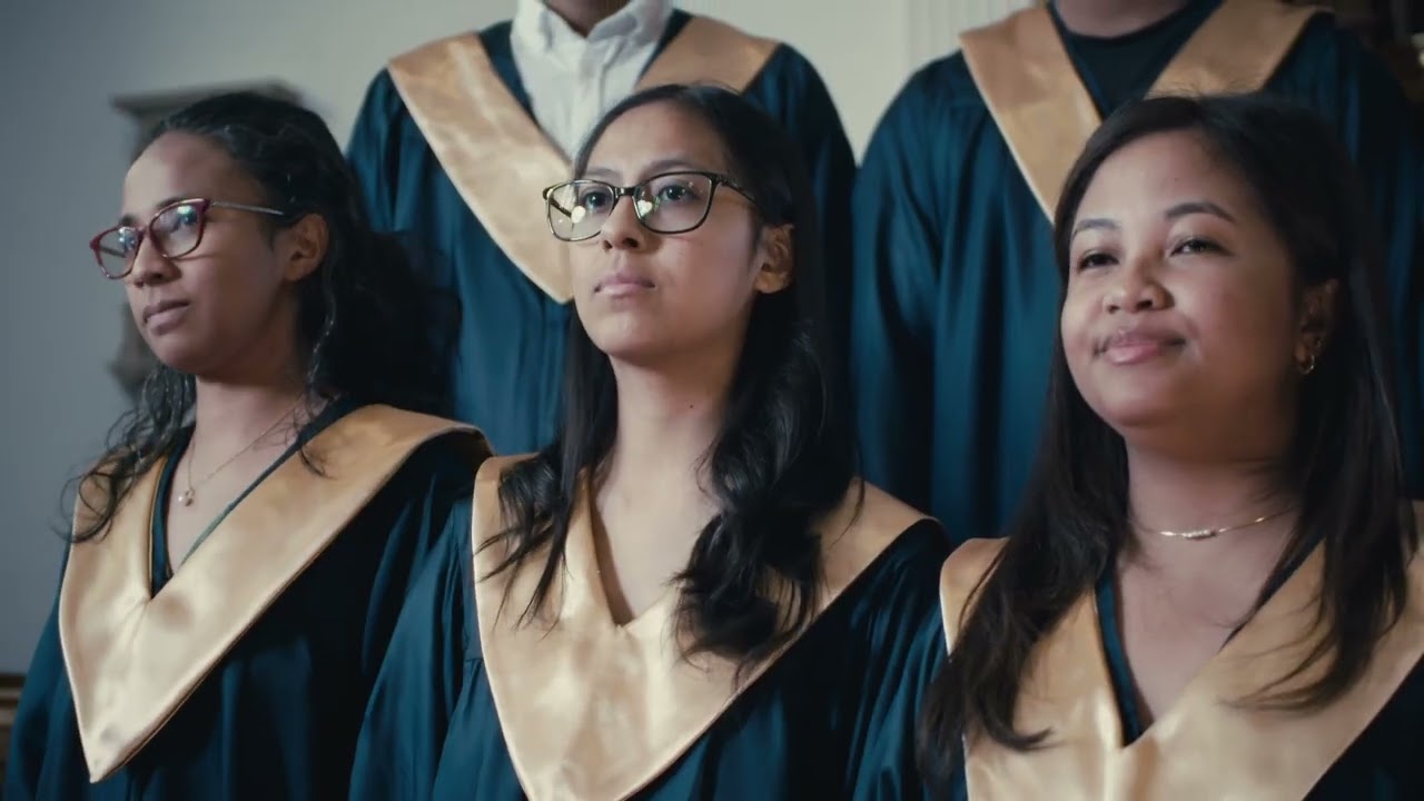 CHORALE HIAKAM-PANOMPOANA - Aza Variana (Official Video)