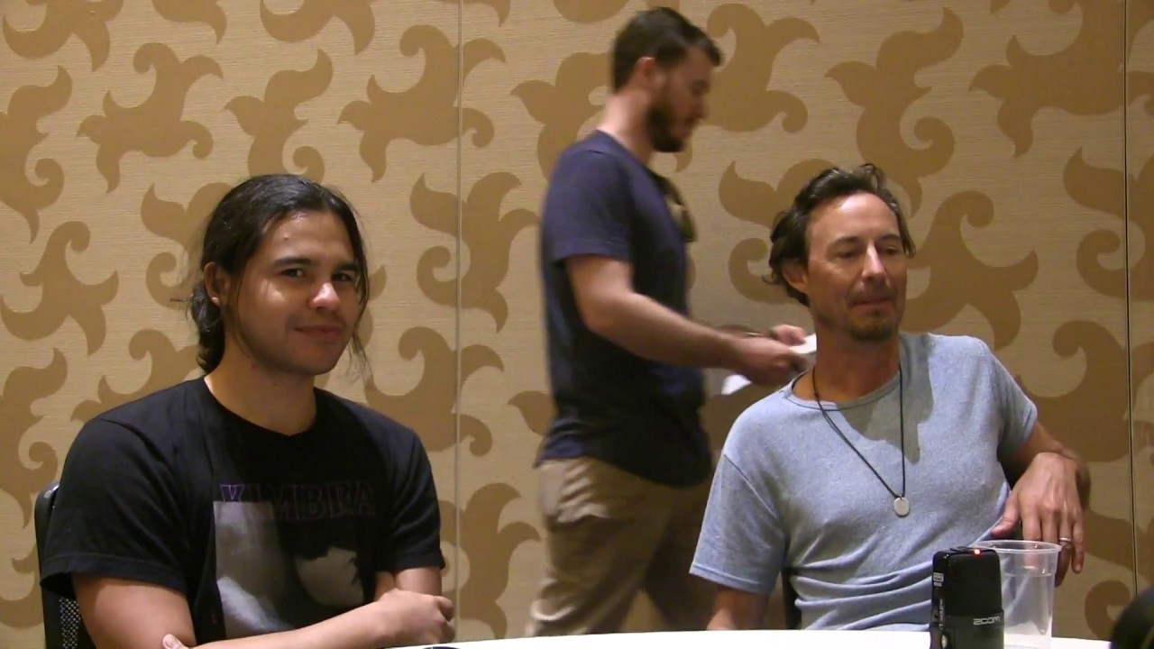 Carlos Valdes & Tom Cavanagh - The Flash Interview at Comic-Con