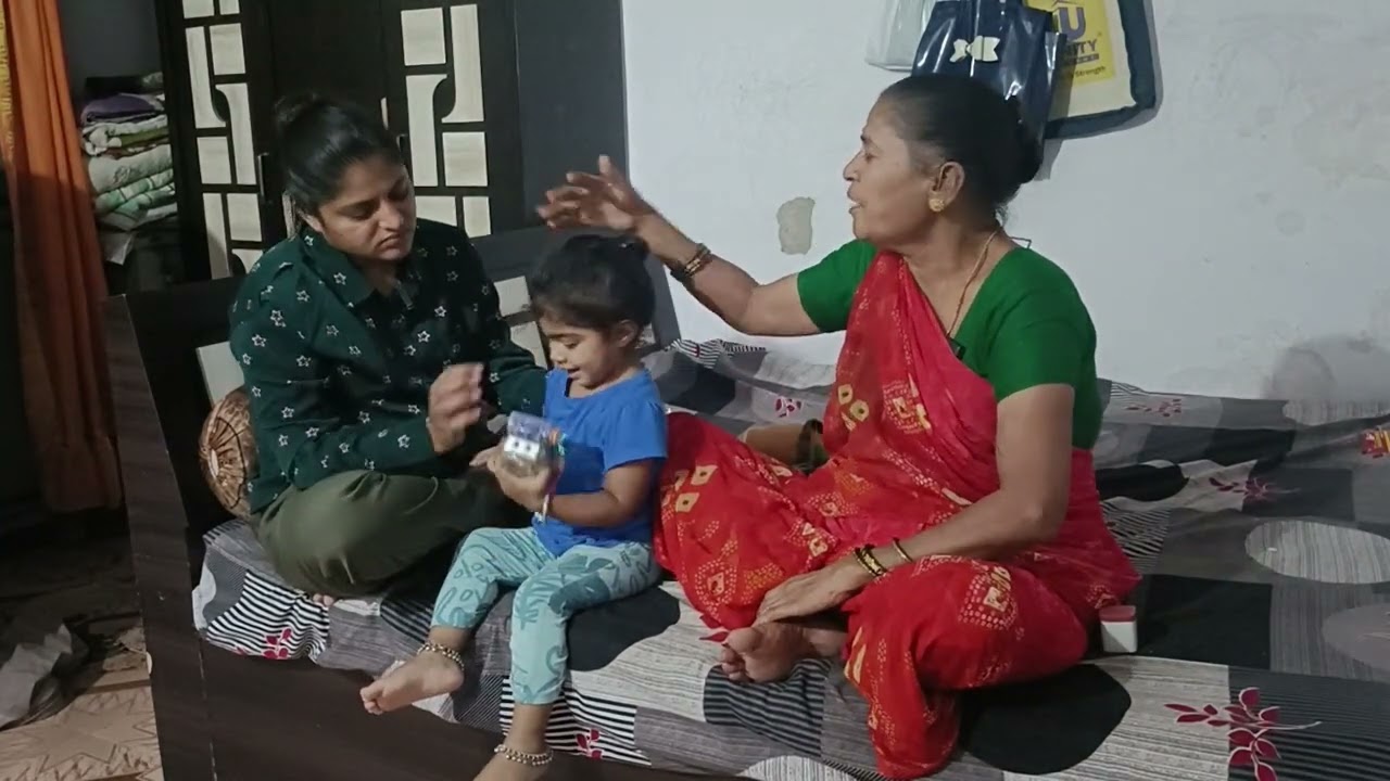 એક વાર લગ્ન કરીને દુઃખી થયેલી દીકરી ને બીજી વાર લગ્ન માટે મનાવતી દુઃખી માઁ...