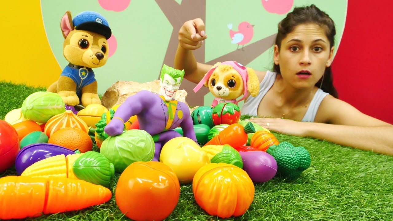 Çocuk videosu. OLAMAZ! Joker Ayşe'nin pazar tezgahını çalıyor! Paw Patrol görevin başında!