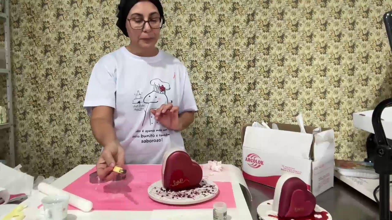 AO VIVO | Bolo Coração - Decoração em Pasta Americana | Especial mês dos Namorados