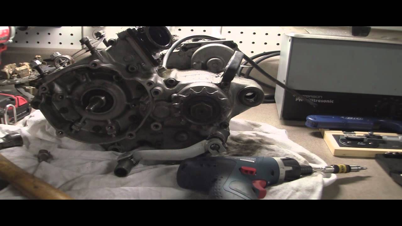 YZ125 Tear Down Part 2: 2 Stroke Removing Flywheel, Stator, Sproket and Shifter