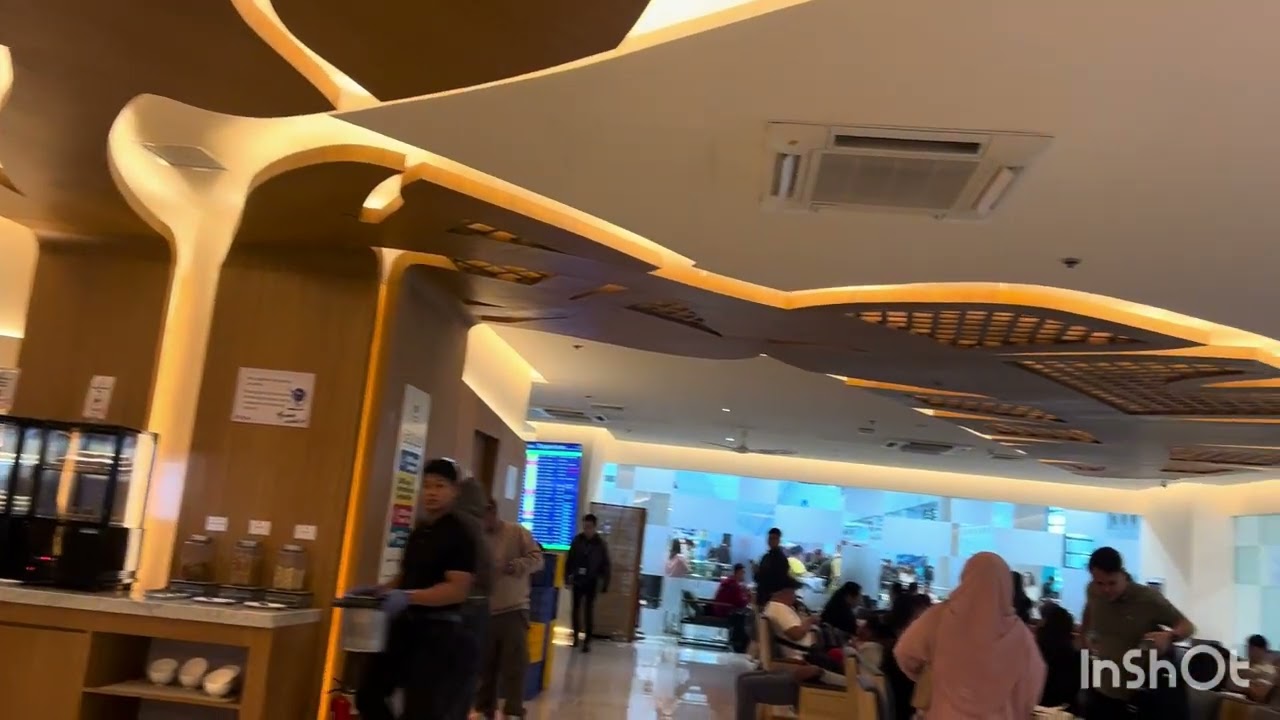 Tambayan sa Airport -  Libre pagkain d2 antay tayo sa siomai at pansit…