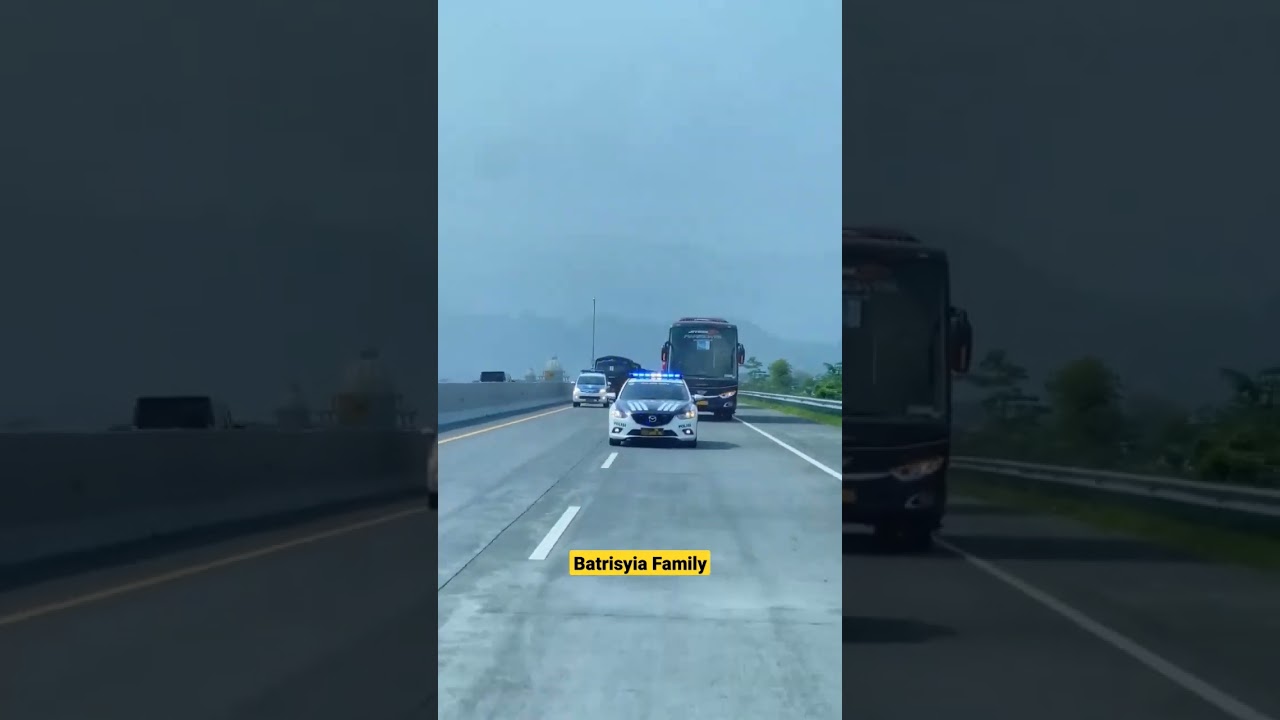 Ketika Patwal Polisi bertemu Patwal TNI | Salip Kiri 🧐 #shorts #patwal #viral #jalantol