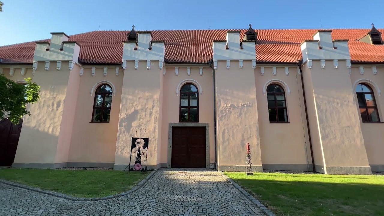 Bechyně z&aacute;mek a město