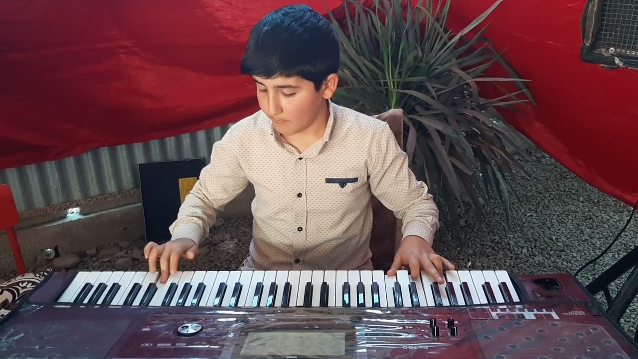 mensum heydarov vecerde bir gözel beyataci ifasi 557 51 27 55