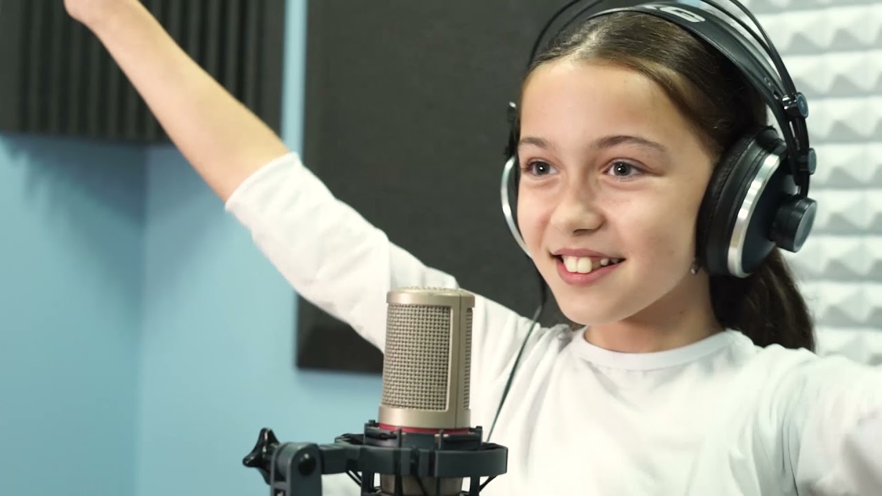 קליפ בת מצווה | רוני | לא נפסיק לרקוד | אולפני בת קול | (שירת נשים)