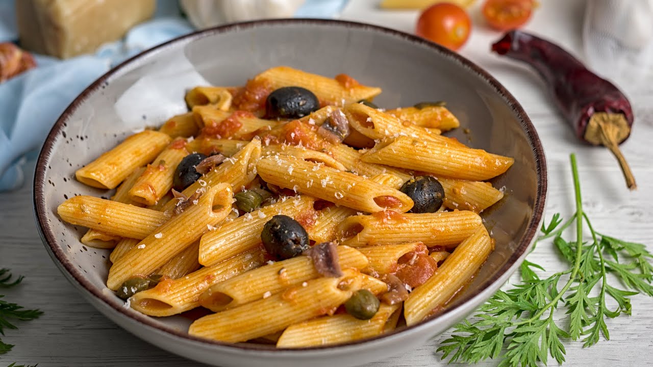 MACARRONES A LA PUTTANESCA hechos en su propia salsa ¡Pasta con todo el sabor!