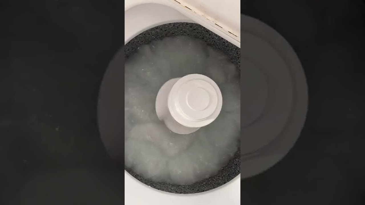 Is this sudsy enough? #laundry #gaindetergent #laundrytok #laundryasmr #gainpowder