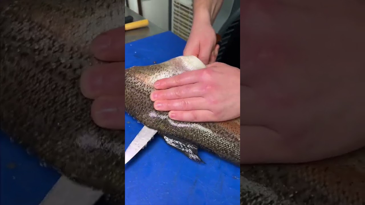 How to Debone a Fish CHEF SKILLS #shorts #chef