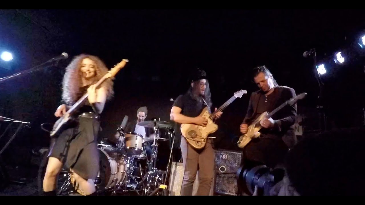Hard to be alone by Tal Wilkenfeld Feat Sean Ono Lennon, Mercury Lounge mars 2019