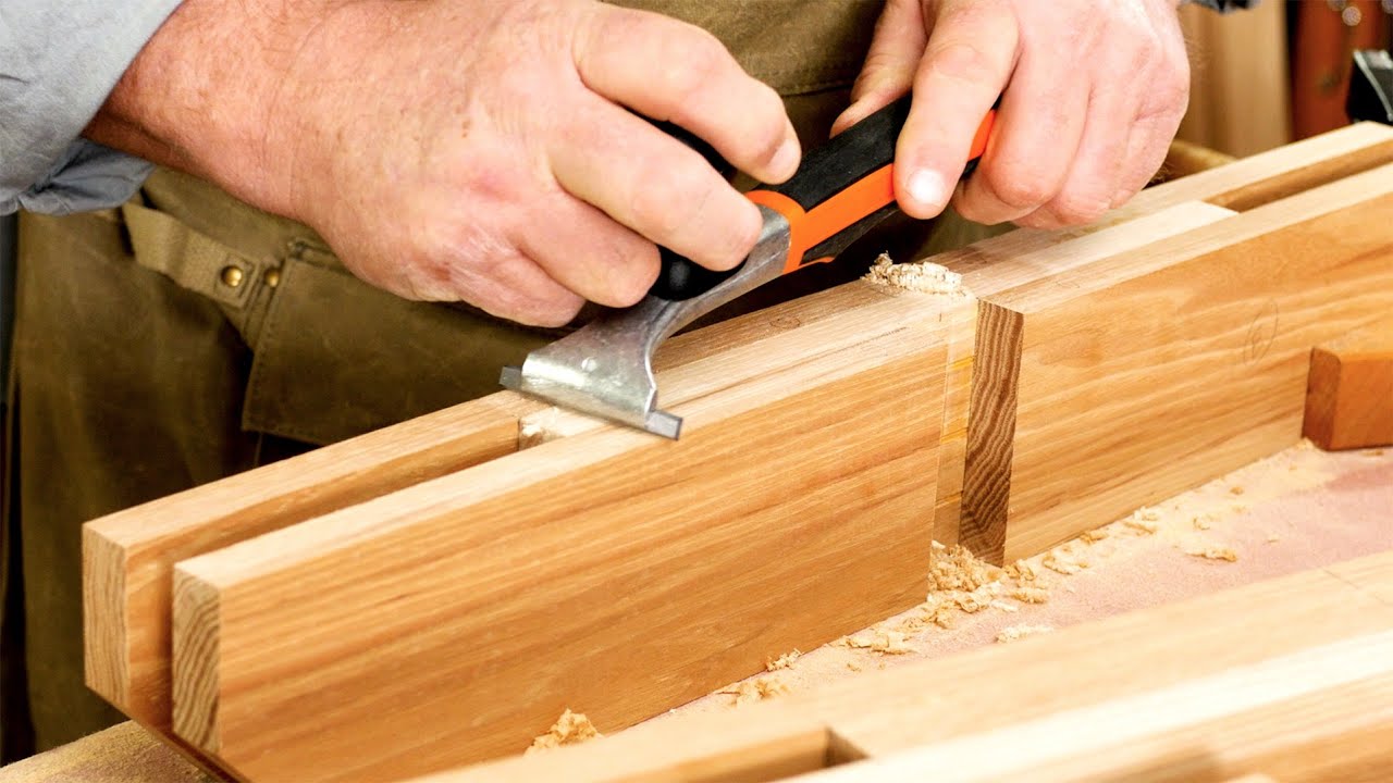 SHOP TIP: Using a Scraper to Smooth Out Edges.  Jahco Heavy Duty Paint Scraper!