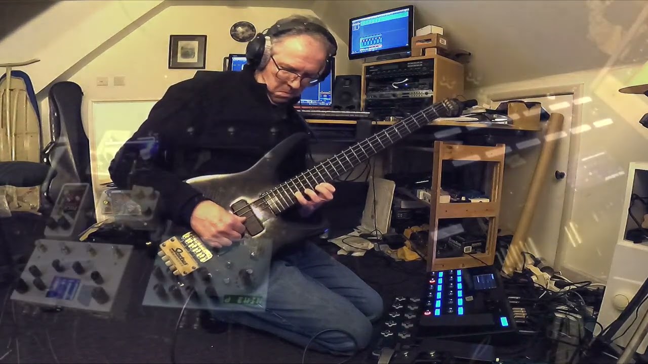 Ambient Bass Soundscape - Back to front (Strymon Big Sky, Meris LVX, Line 6 Helix)