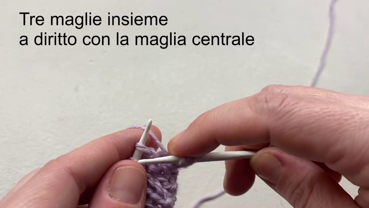Tre maglie insieme a diritto con la maglia centrale