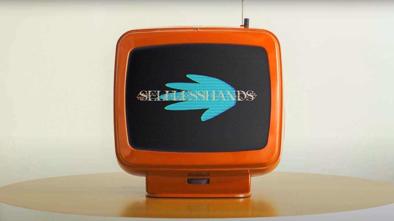 SELFLESSHANDS by Loan Priano - Performance Video [ zalēm.industries ]