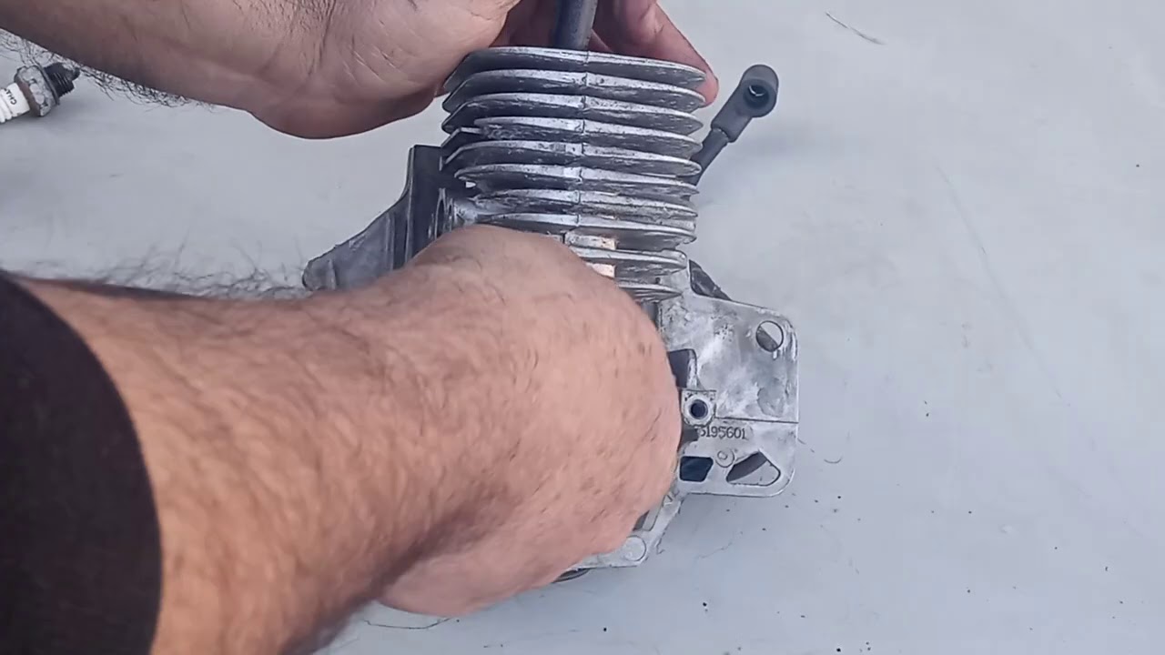 RDMJ.Parte#3. DESBROZADORA 128CD HUSQVARNA.PONIENDO CILINDRO PISTON ANILLO Y SELLOS