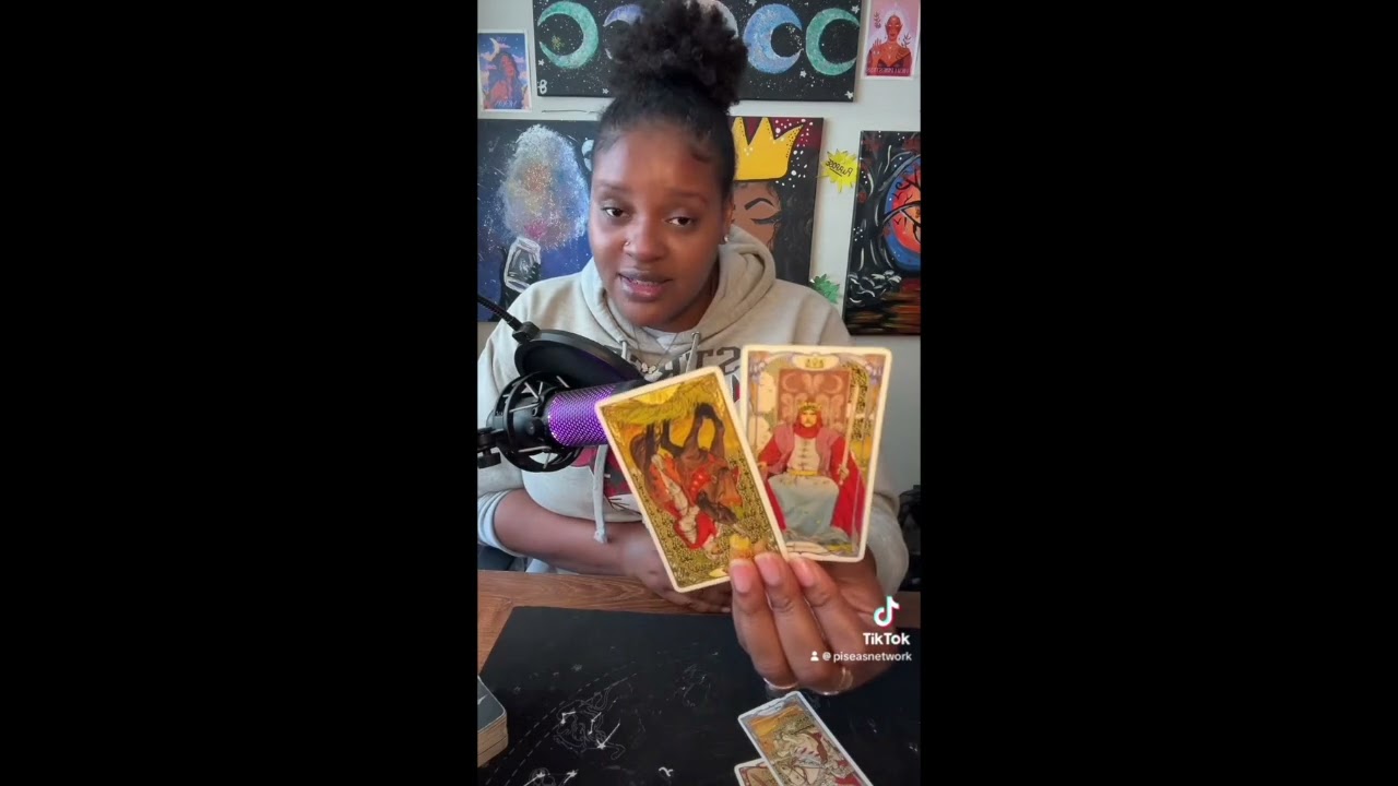 PISCES ♓️ Something Fishy's Going On Here!!! ~ PISCES TAROT READING 📚