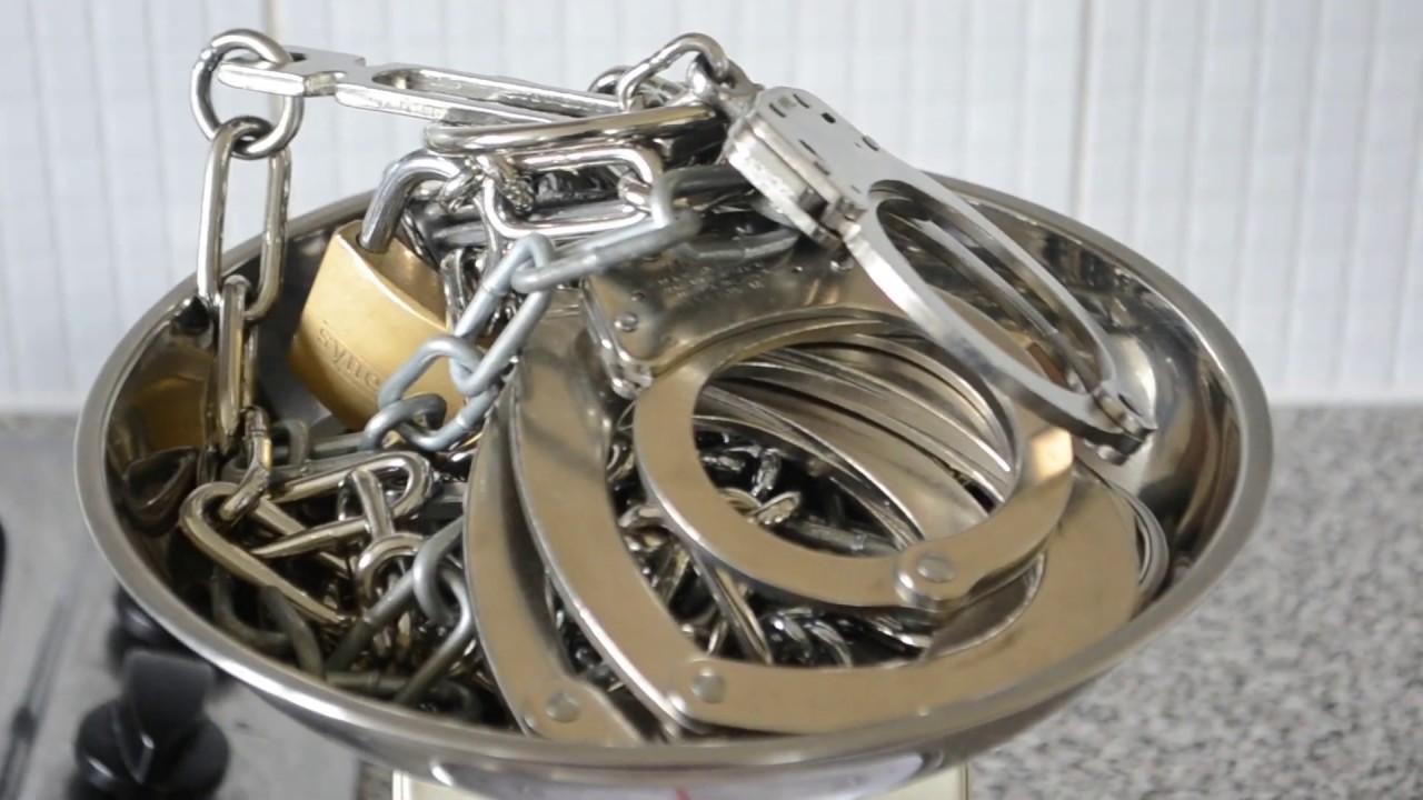 How much do prisoner transport chains weigh?