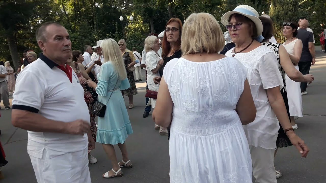 Прощай навеки последняя любовь!!!💃🌹Танцы в парке Горького!!! 💃🌹Харьков 2021