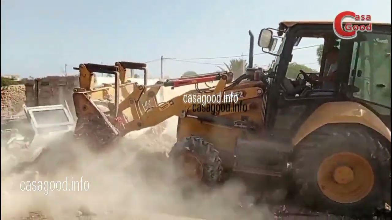 دار بوعزة السلطات تهدم دوار أيت مزال العشوائي بحضور الدرك والقوات المساعدة